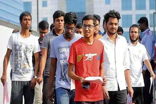 HRD Minister: JEE Main 2020 eligibility criteria reduced for NITs and CFTIs JEE criteria